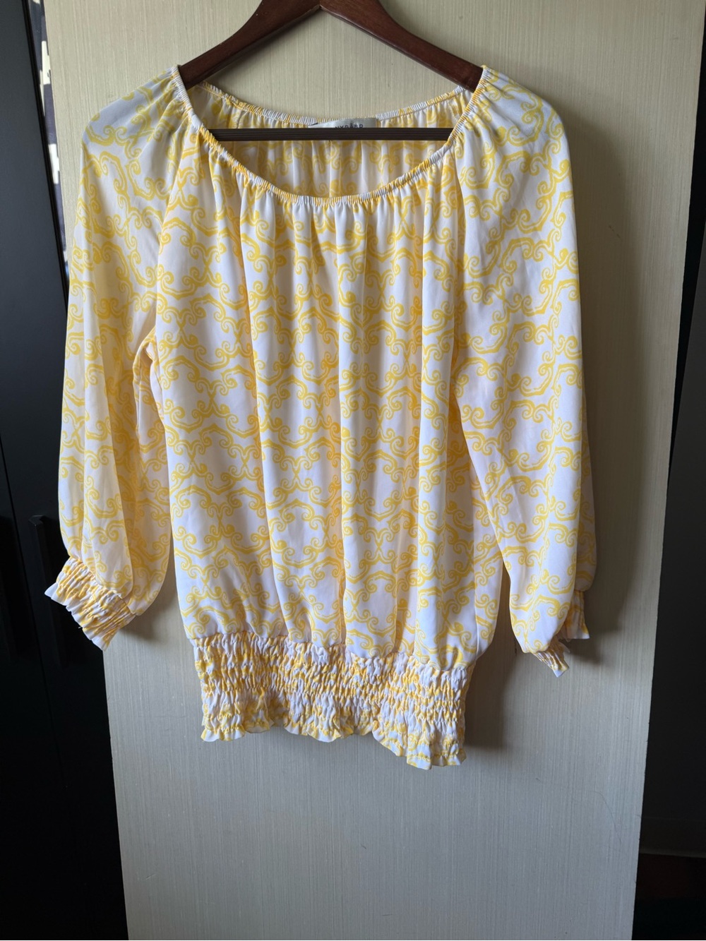 Women’s White & Yellow Printed Peasant Blouse